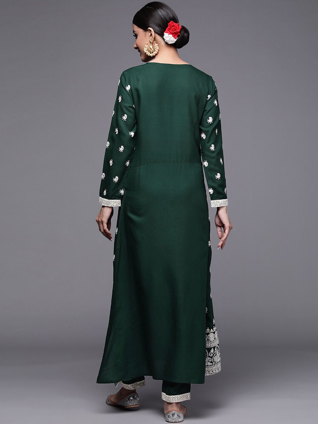 Dhiyona IE Women Green Ethnic Motifs Embroidered Kurta with Trousers