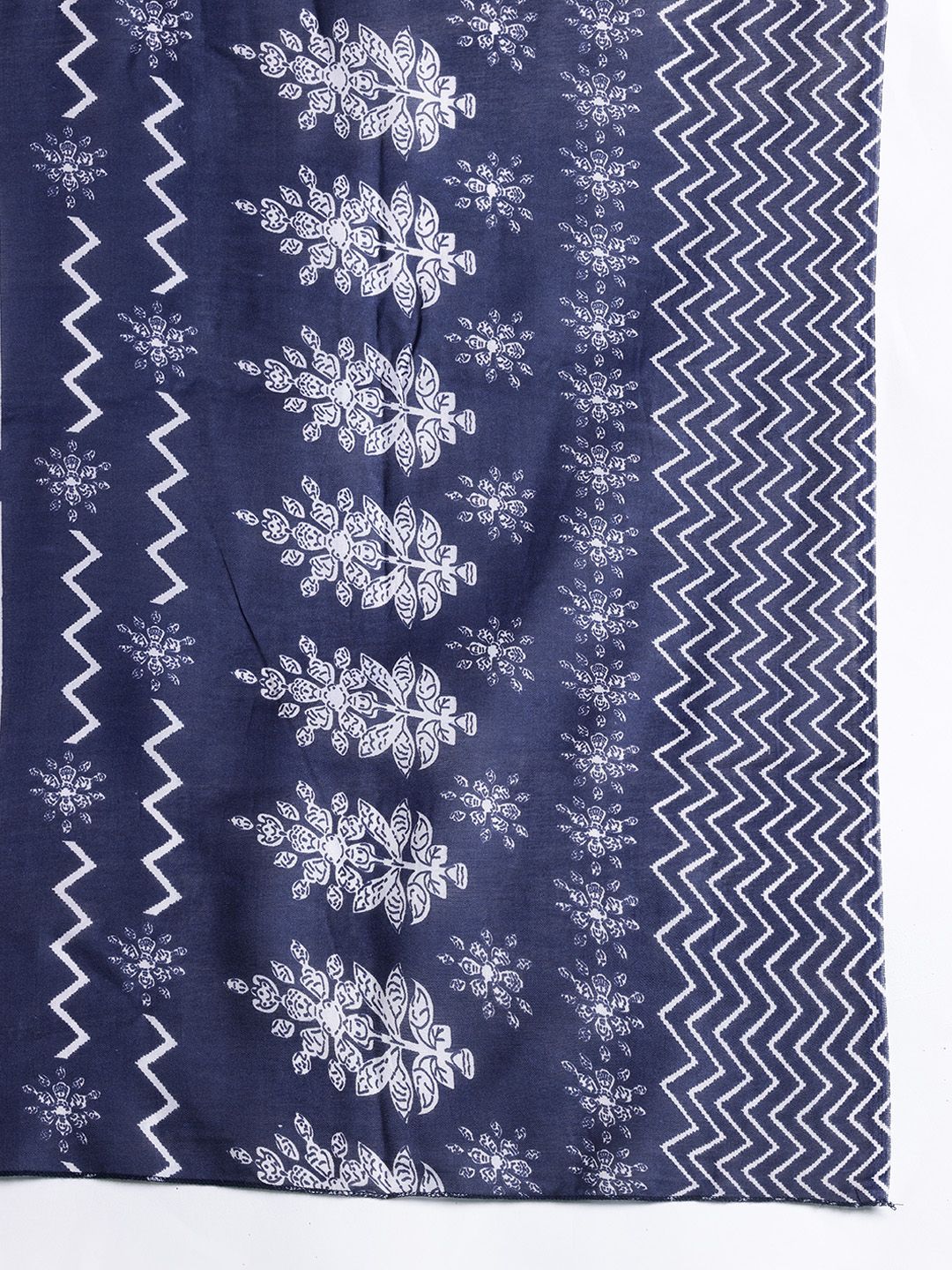 Dhiyona IE Ethnic Motifs Printed Thread Work Kurta with Trousers & With Dupatta