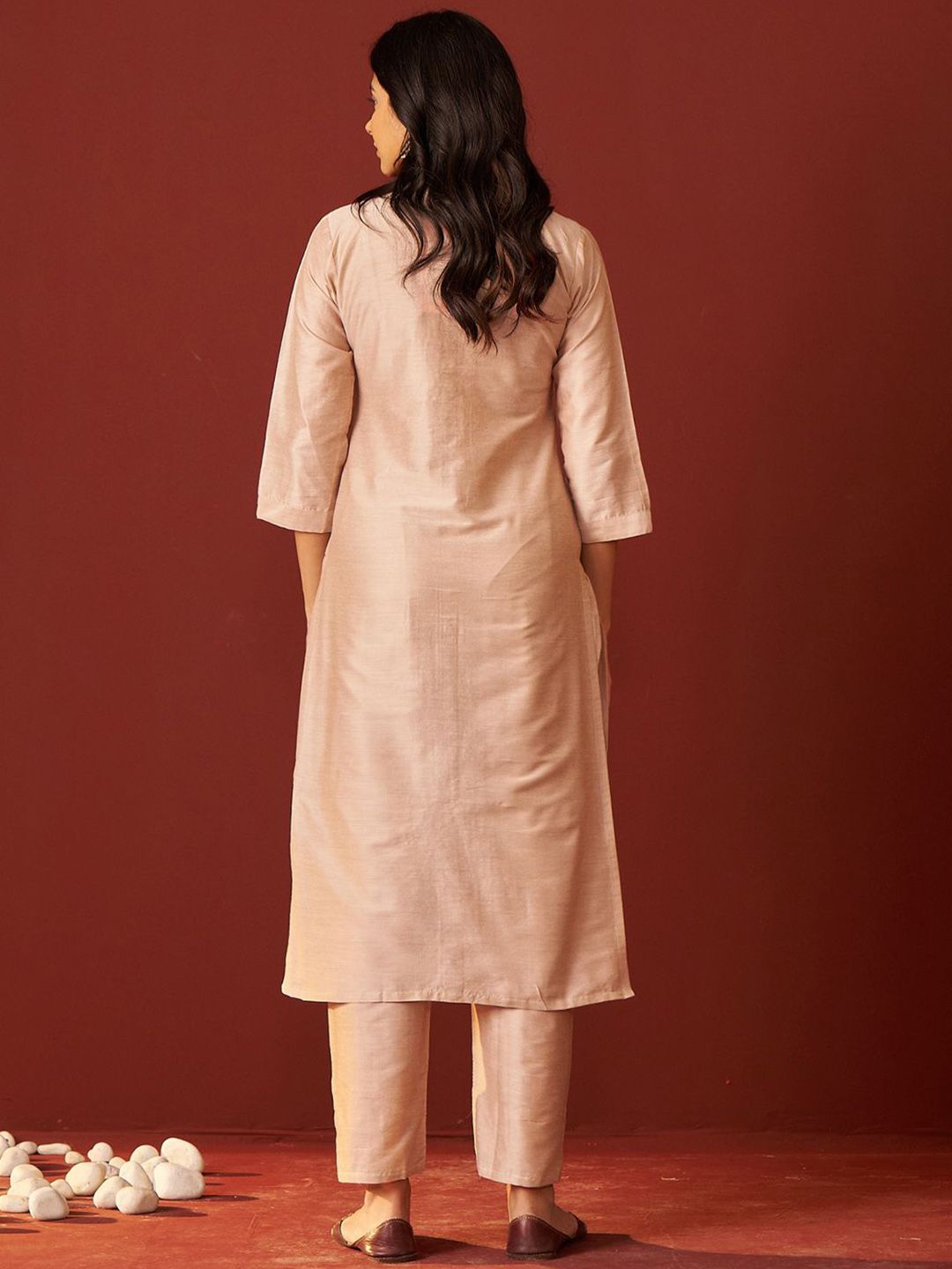 Women Floral Embroidered Cotton Kurta with Trousers