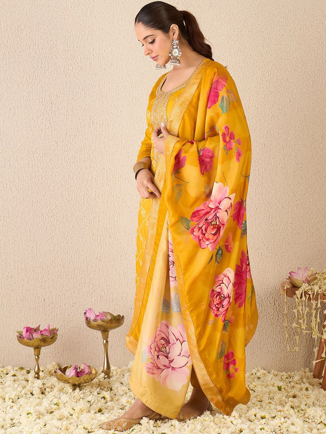 Women Ethnic Motifs Embroidered Regular Kurta with Trousers & With Dupatta