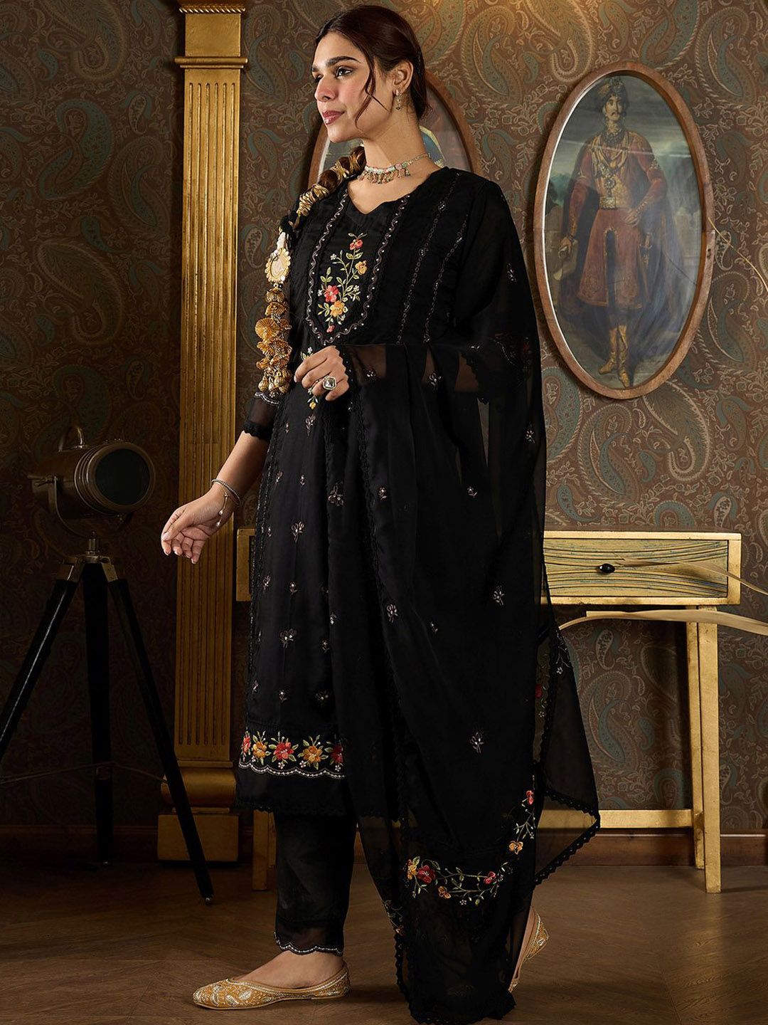 Floral Embroidered Sequinned Panelled Organza Kurta With Trousers & Dupatta