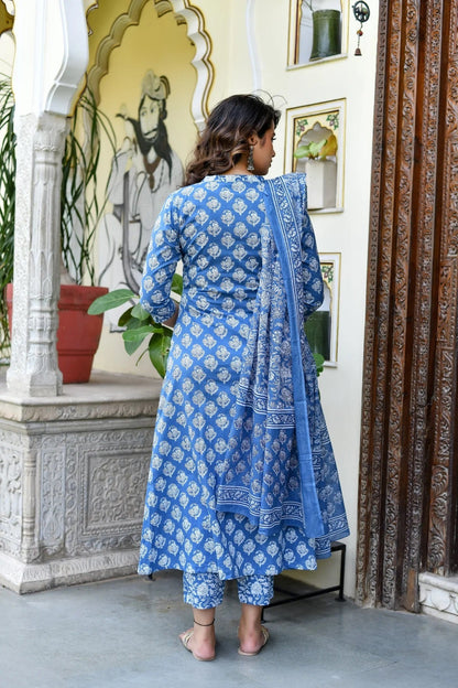 Women Dark Blue, White Printed Viscose Rayon Kurta, Pant And Dupatta Set