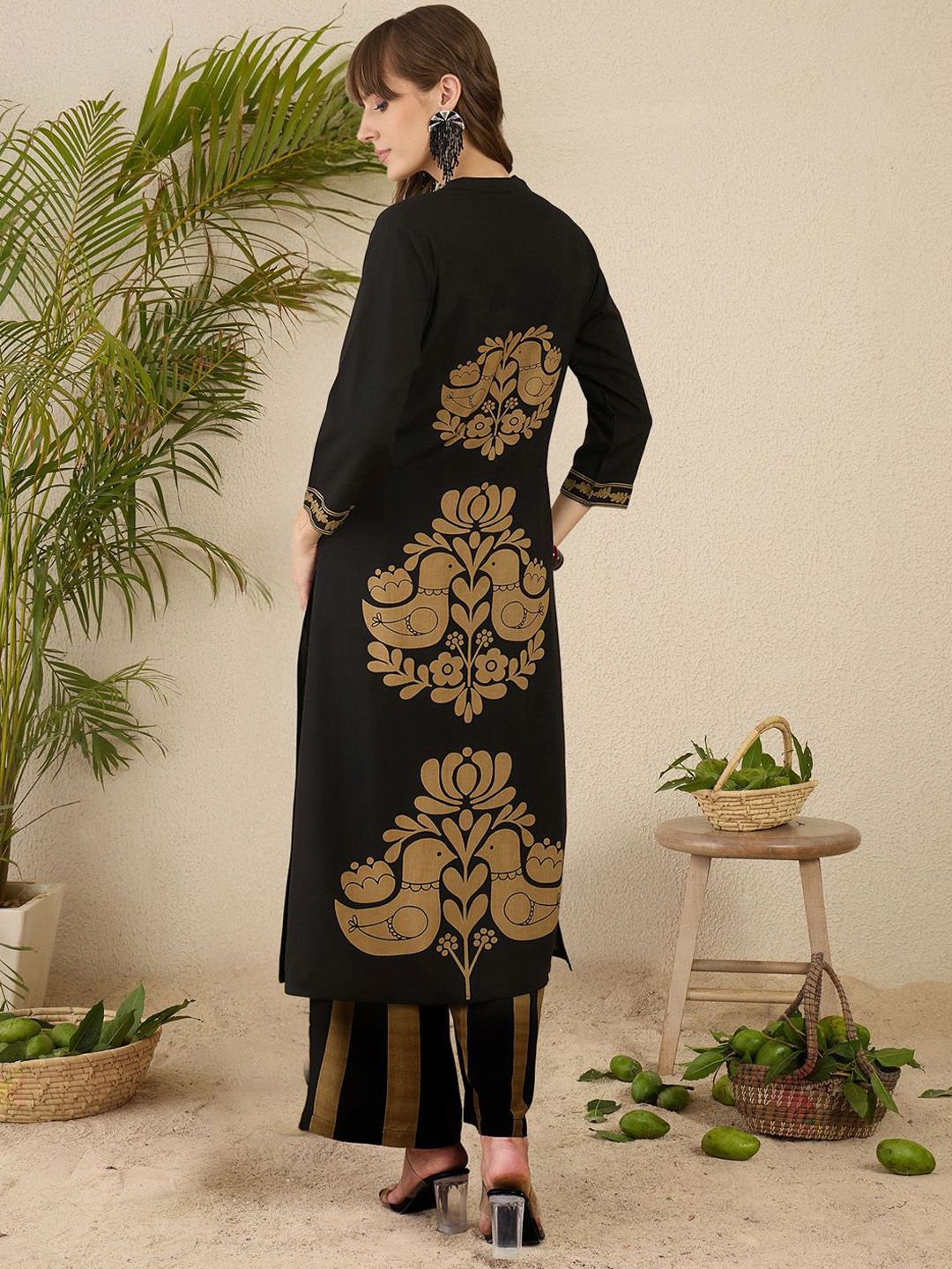 Dhiyona IE Floral Printed Thread Work V-Neck Straight Kurta with Palazzos