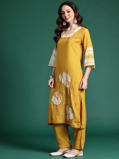 Dhiyona IE Floral Embroidered Kurta with Trousers & Dupatta