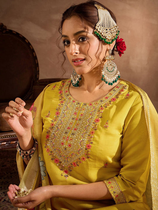 Dhiyona IE Floral Embroidered Thread Work Straight Kurta With Trousers & Dupatta