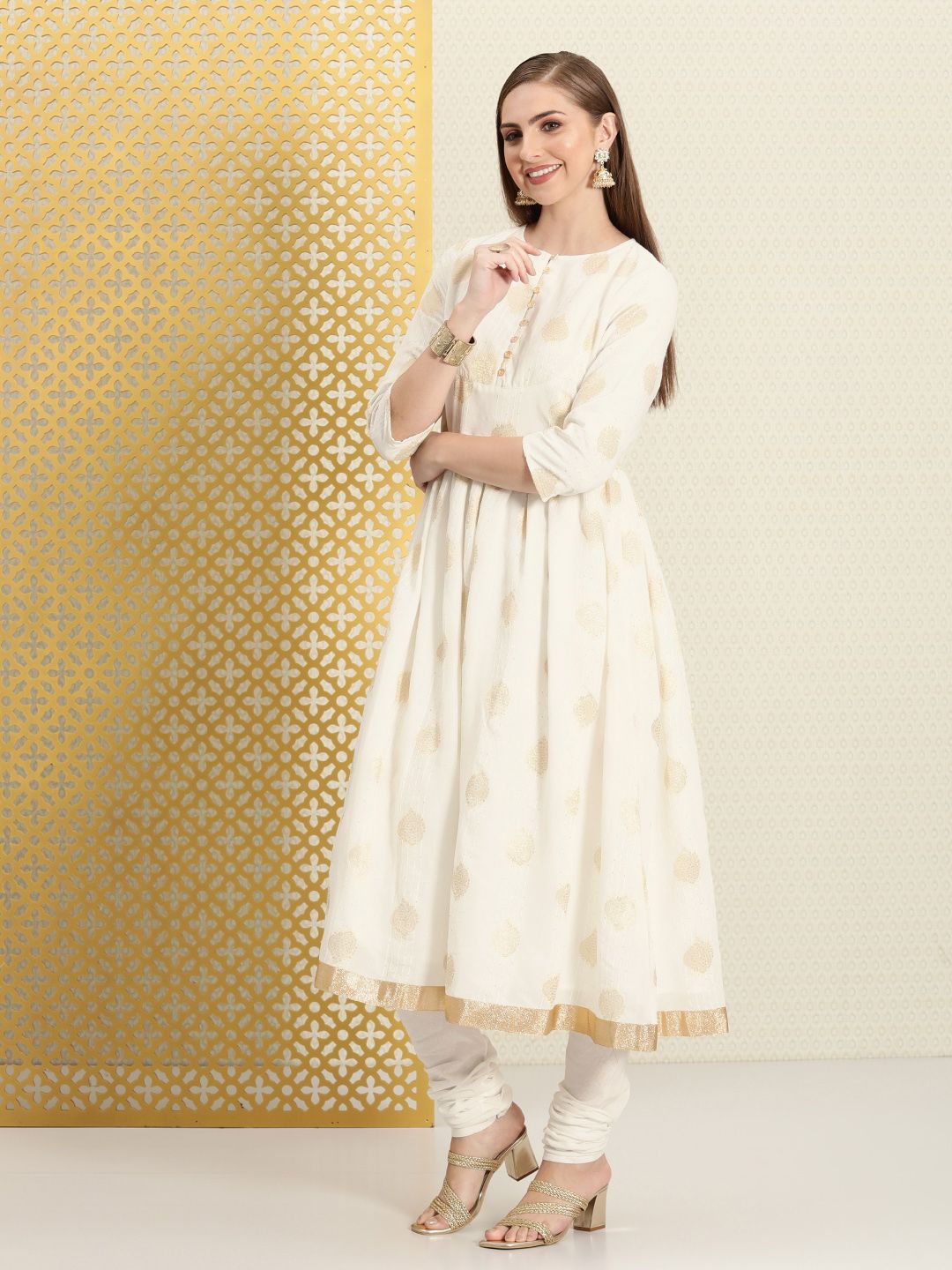 Dhiyona PD Women Women Jashn Paisley Sequinned Pure Cotton Kurta & Churidar With Dupatta