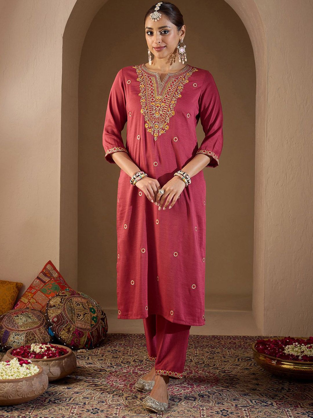 Women Floral Embroidered Regular Kurta with Trousers & With Dupatta