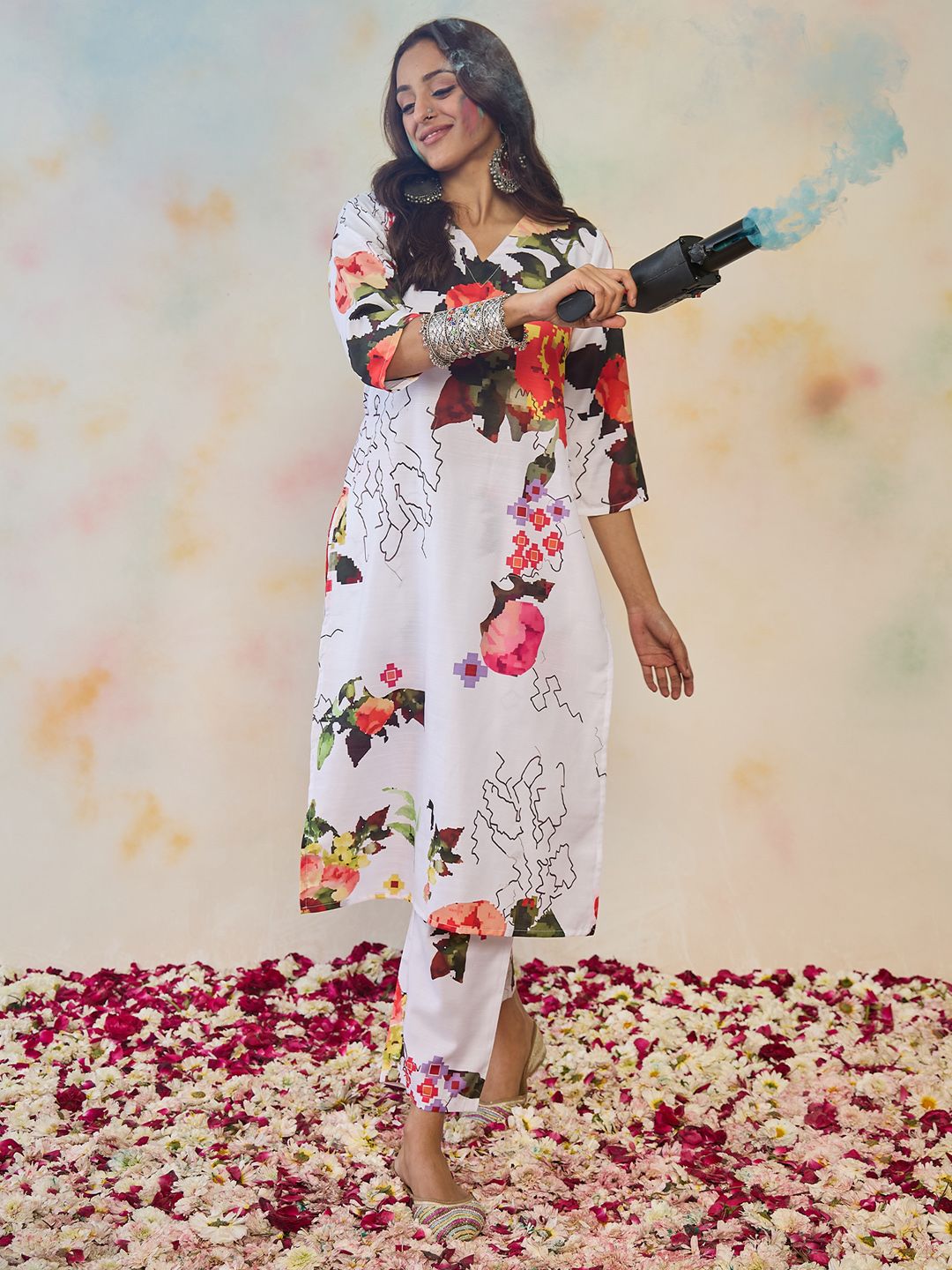 Women Floral Printed Regular Kurta with Trousers