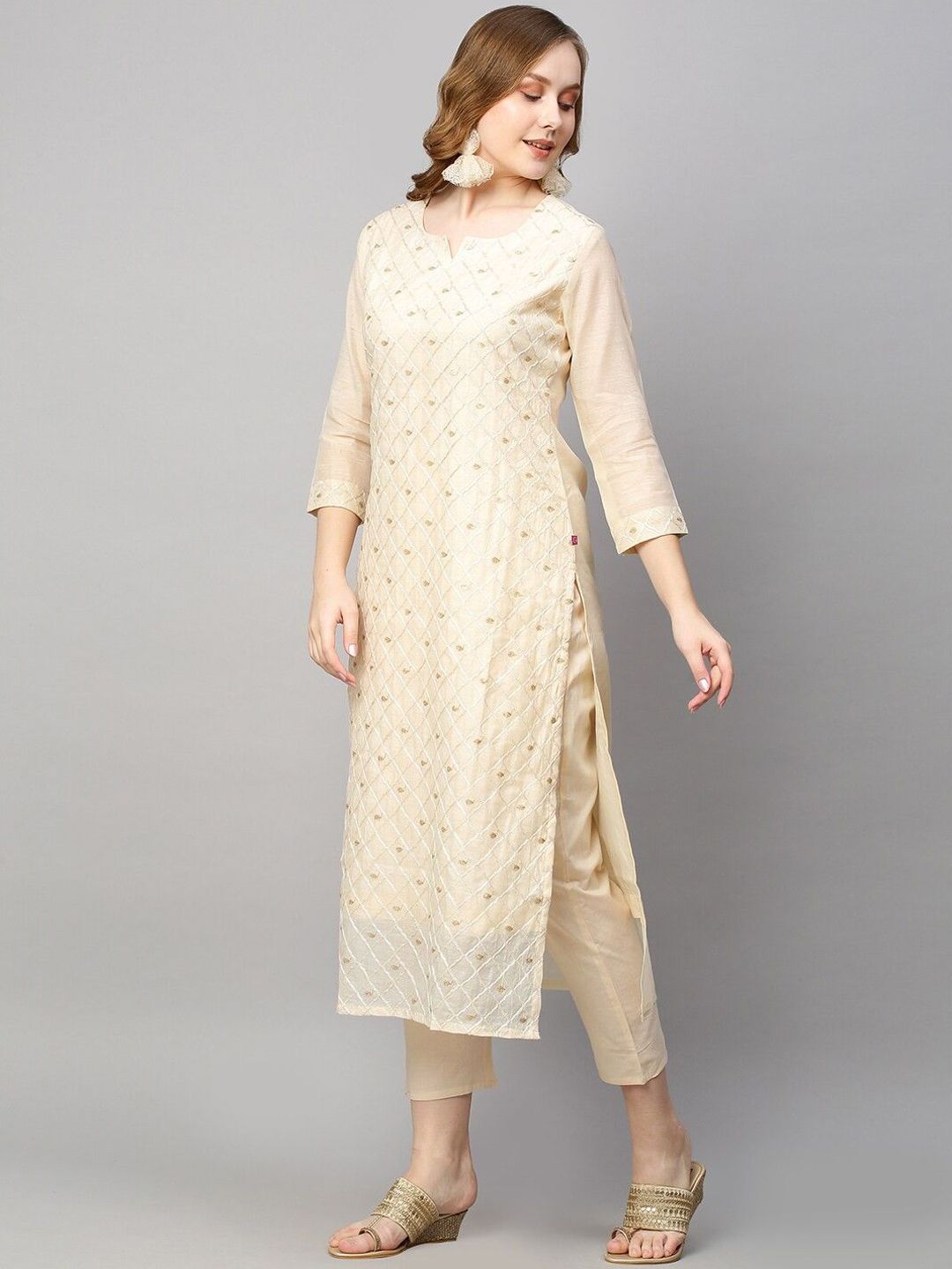 Dhiyona KL Checked Embroidered Notch-Neck Thread Work Straight Kurta With Trousers And Dupatta