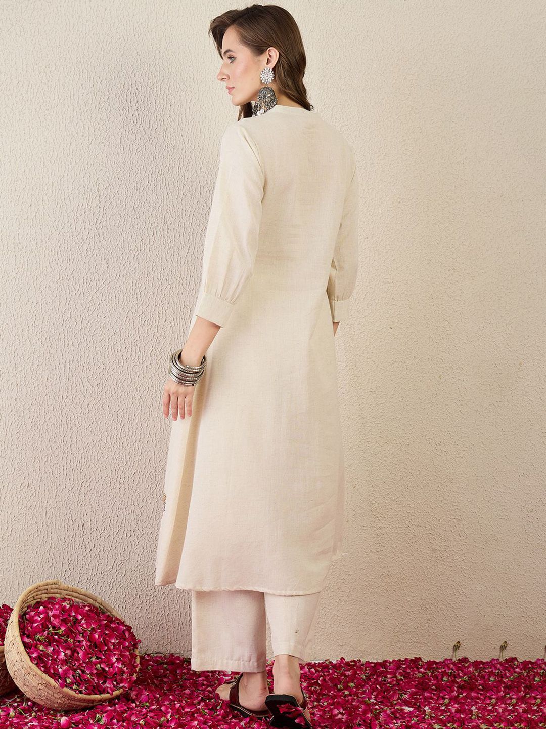 Women Floral Embroidered Thread Work Pure Cotton Kurta with Trousers