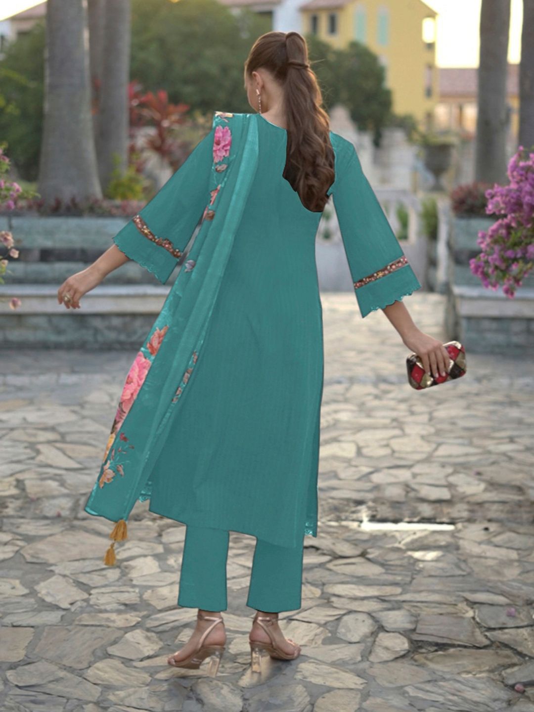 Floral Embroidered Regular Thread Work Pure Cotton Kurta with Trousers & Dupatta