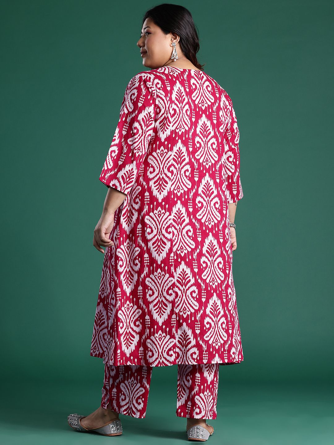 Ethnic Motifs Print Panelled Thread Work Kurta with Trousers