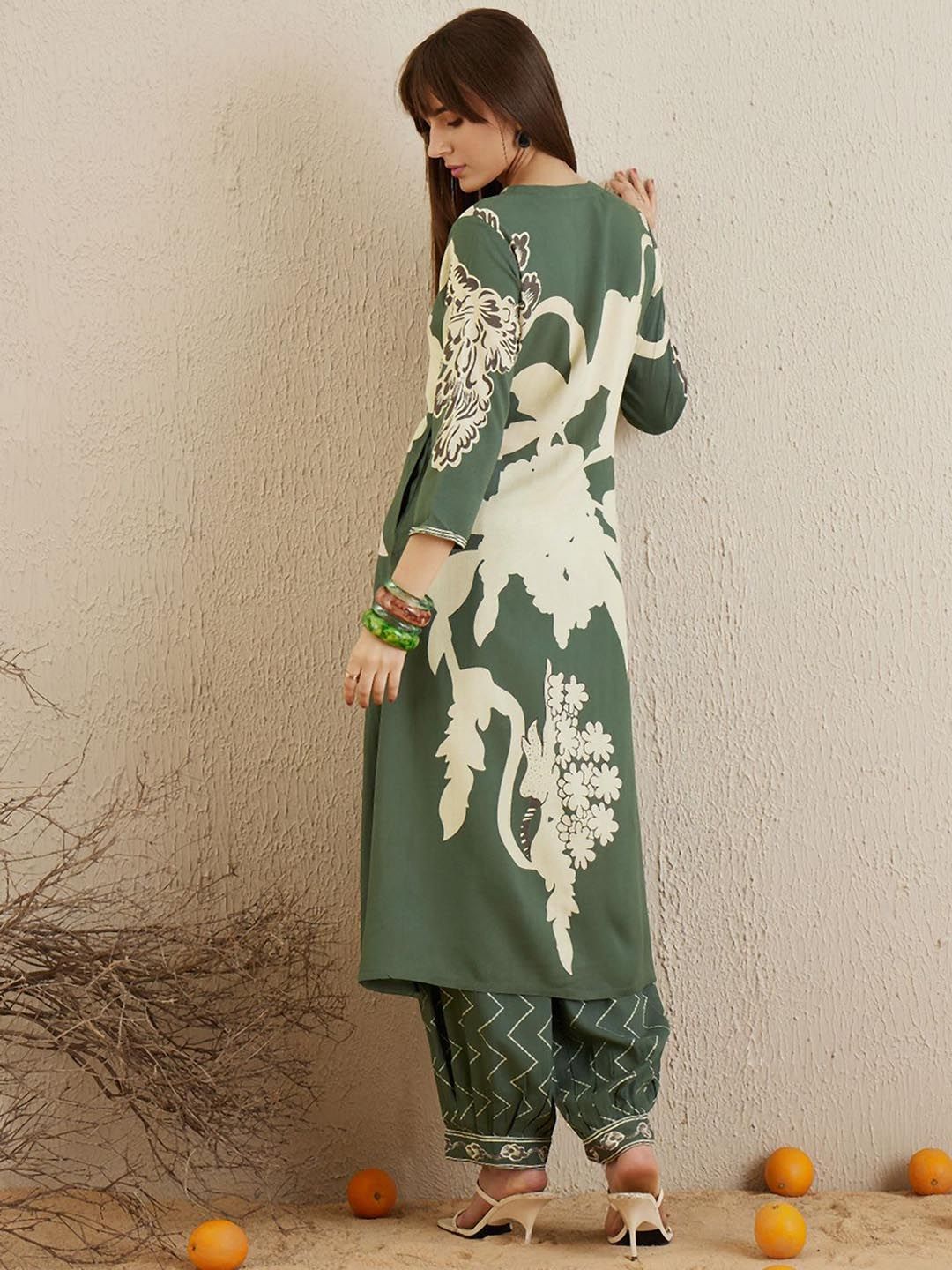 Dhiyona IE Floral Printed V-Neck Sequinned Straight Kurta with Salwar