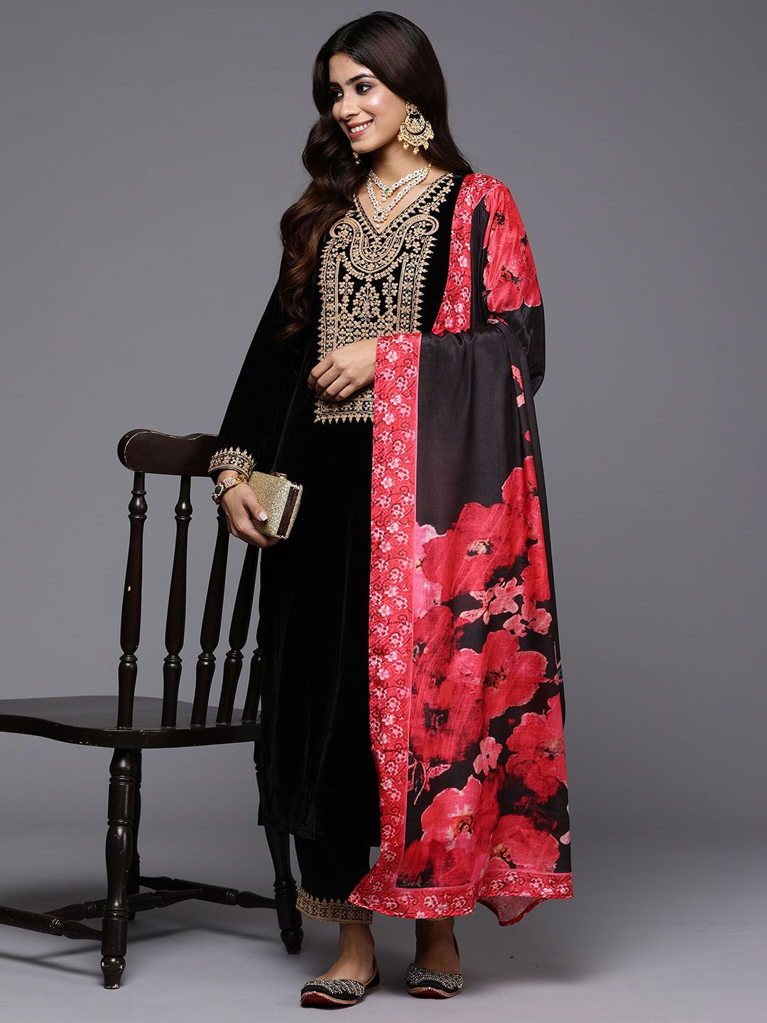 Floral Embroidered V-Neck Three-Quarter Sleeves Straight Velvet Kurta Set