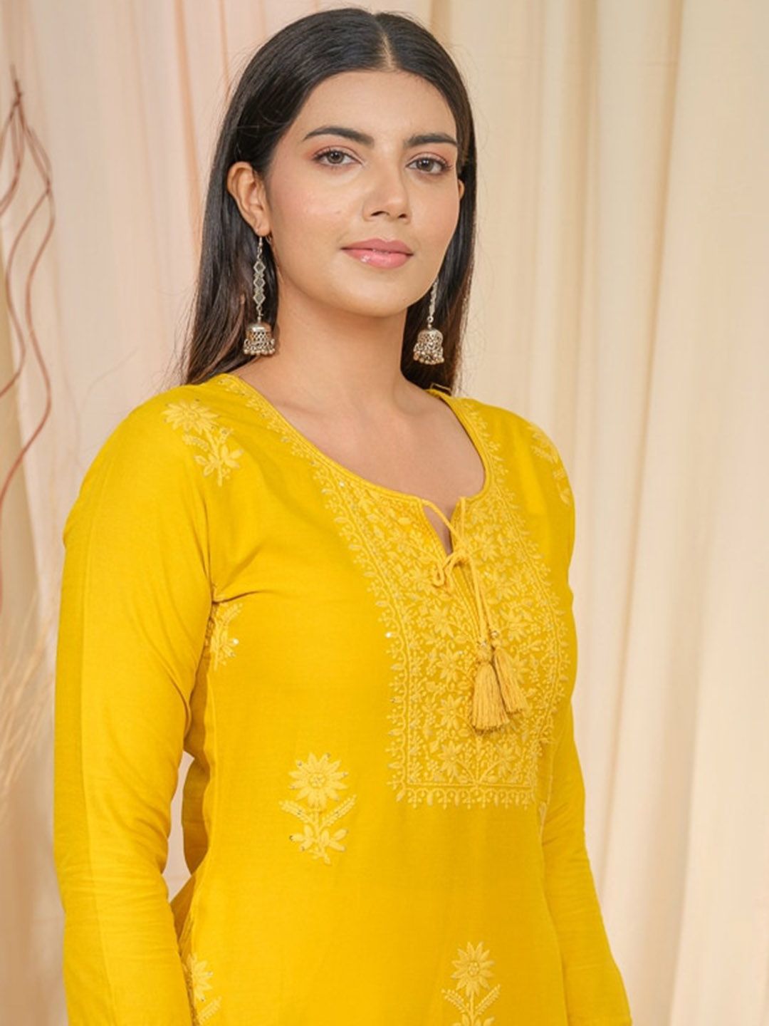 Dhiyona OD  Floral Embroidered Tie-Up Neck Straight Kurta
