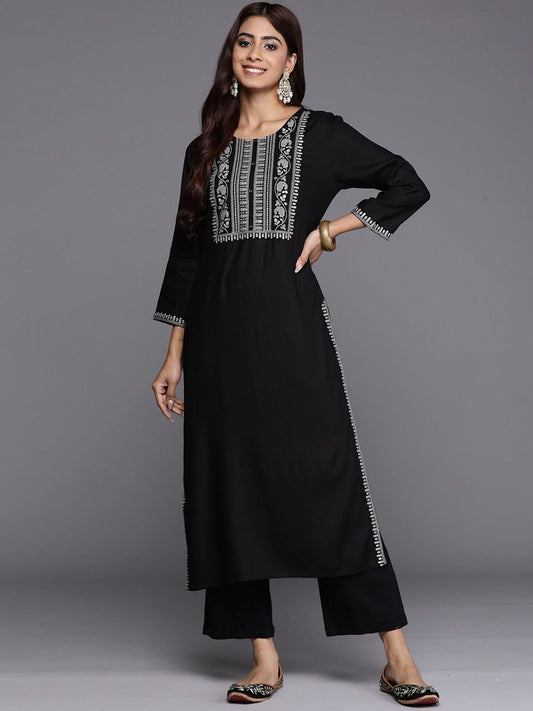Dhiyona IE Round Neck Yoke Design Flared Sleeves Rayon Straight Kurta