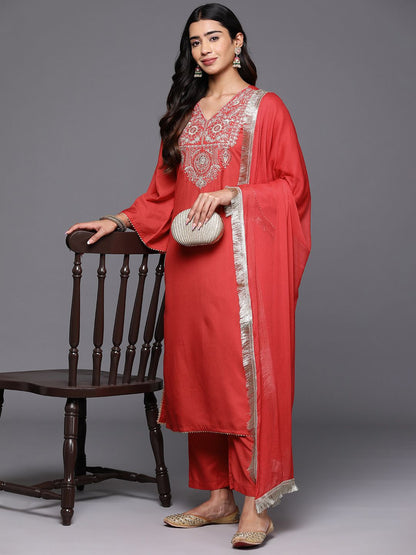 Dhiyona VA Women'sFloral Yoke Design V-Neck Thread Work Straight Kurta With Trousers & Dupatta