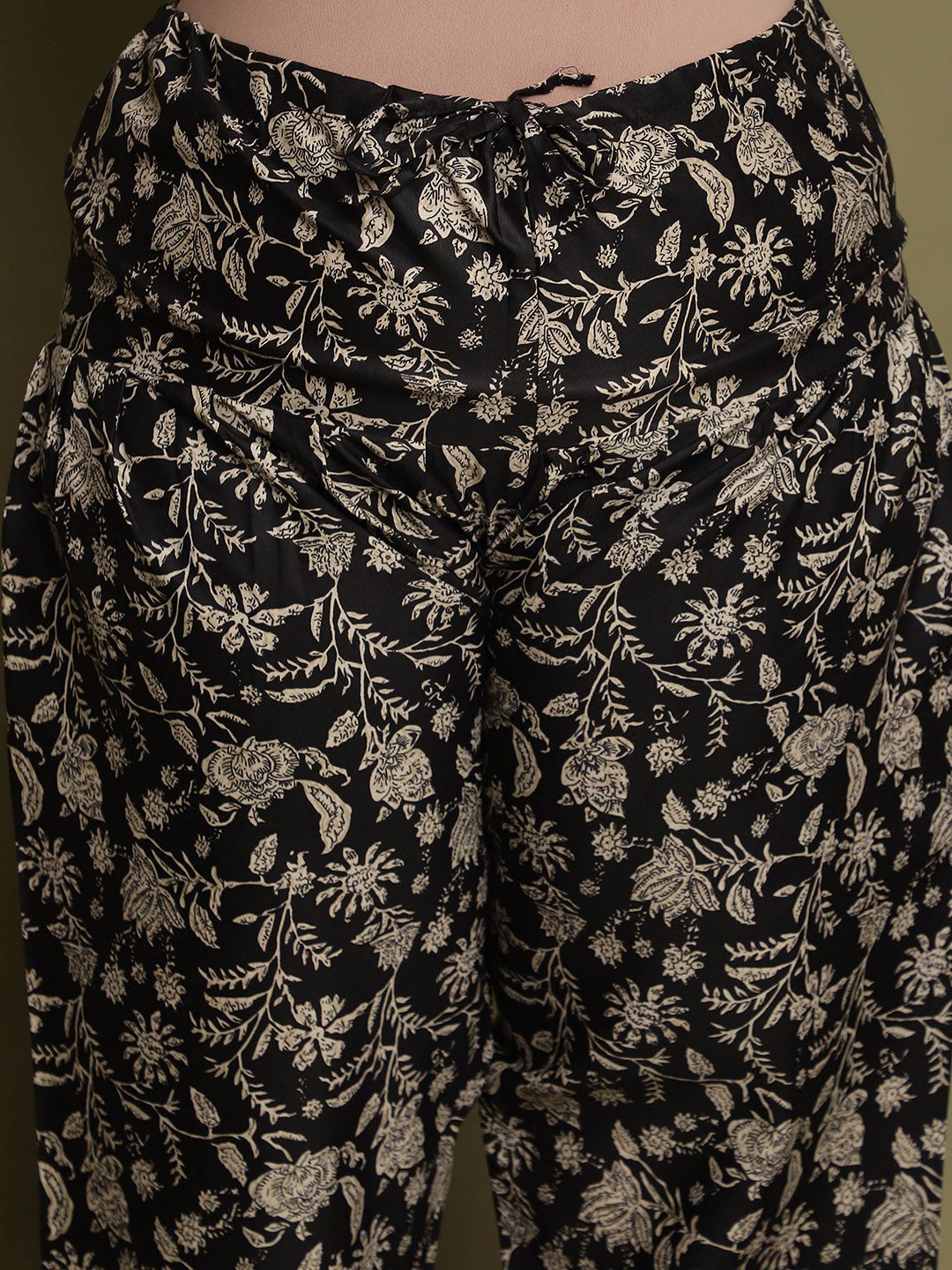 Dhiyona KL Women Floral Printed Regular Kurta with Salwar & With Dupatta