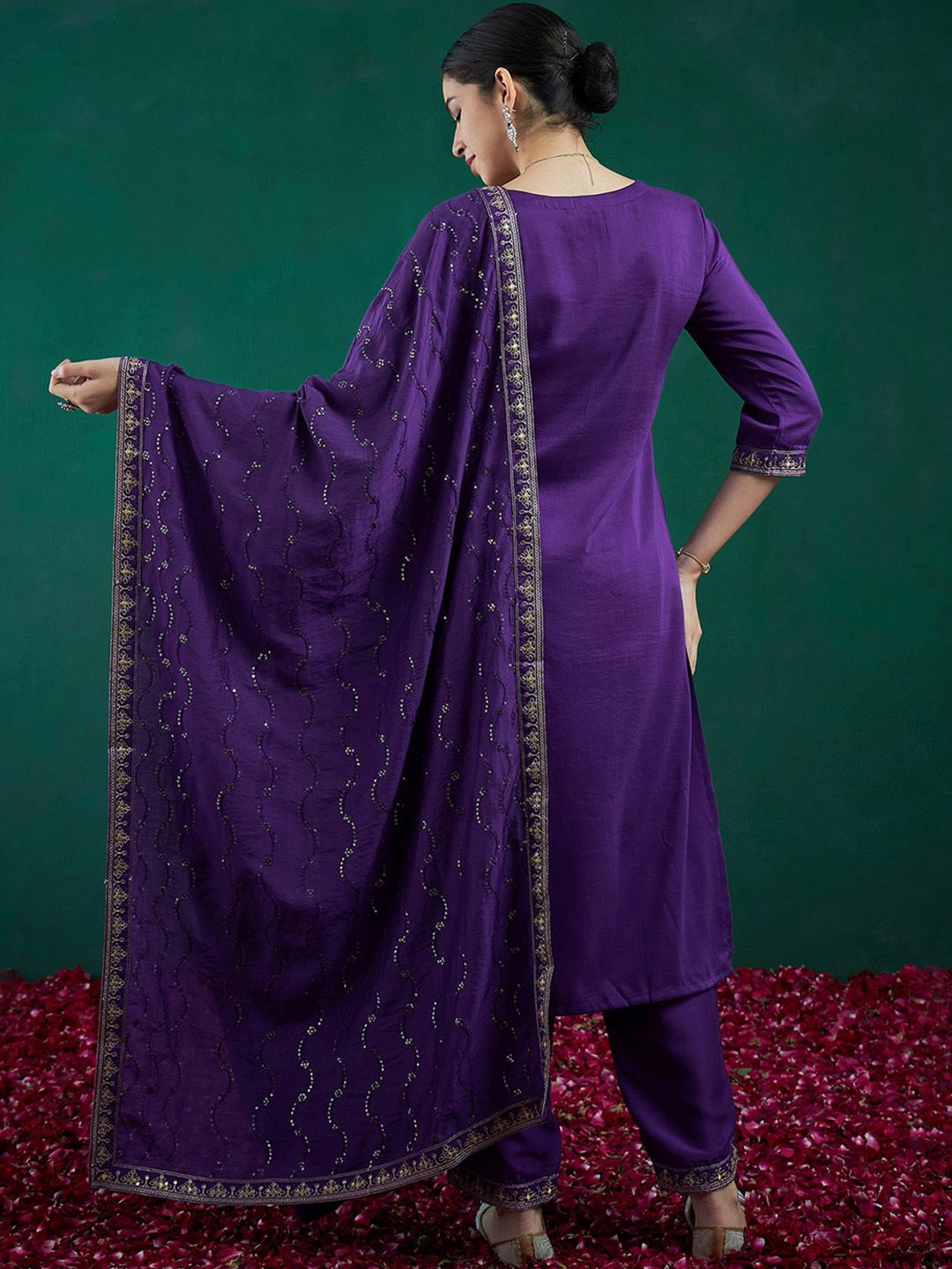 Dhiyona IE Floral Embroidered Regular Sequinned Kurta Wwith Trousers & Dupatta