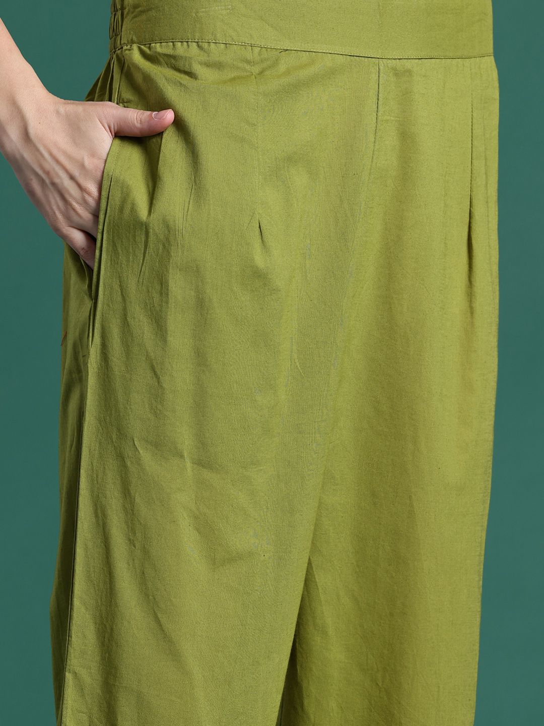 Floral Embroidered Thread Work Pure Cotton Kurta & Trousers