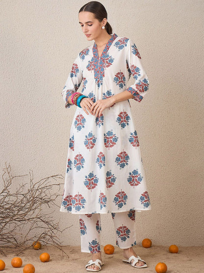 Dhiyona IE Floral Printed V-Neck Pure Cotton Tunic With Trouser
