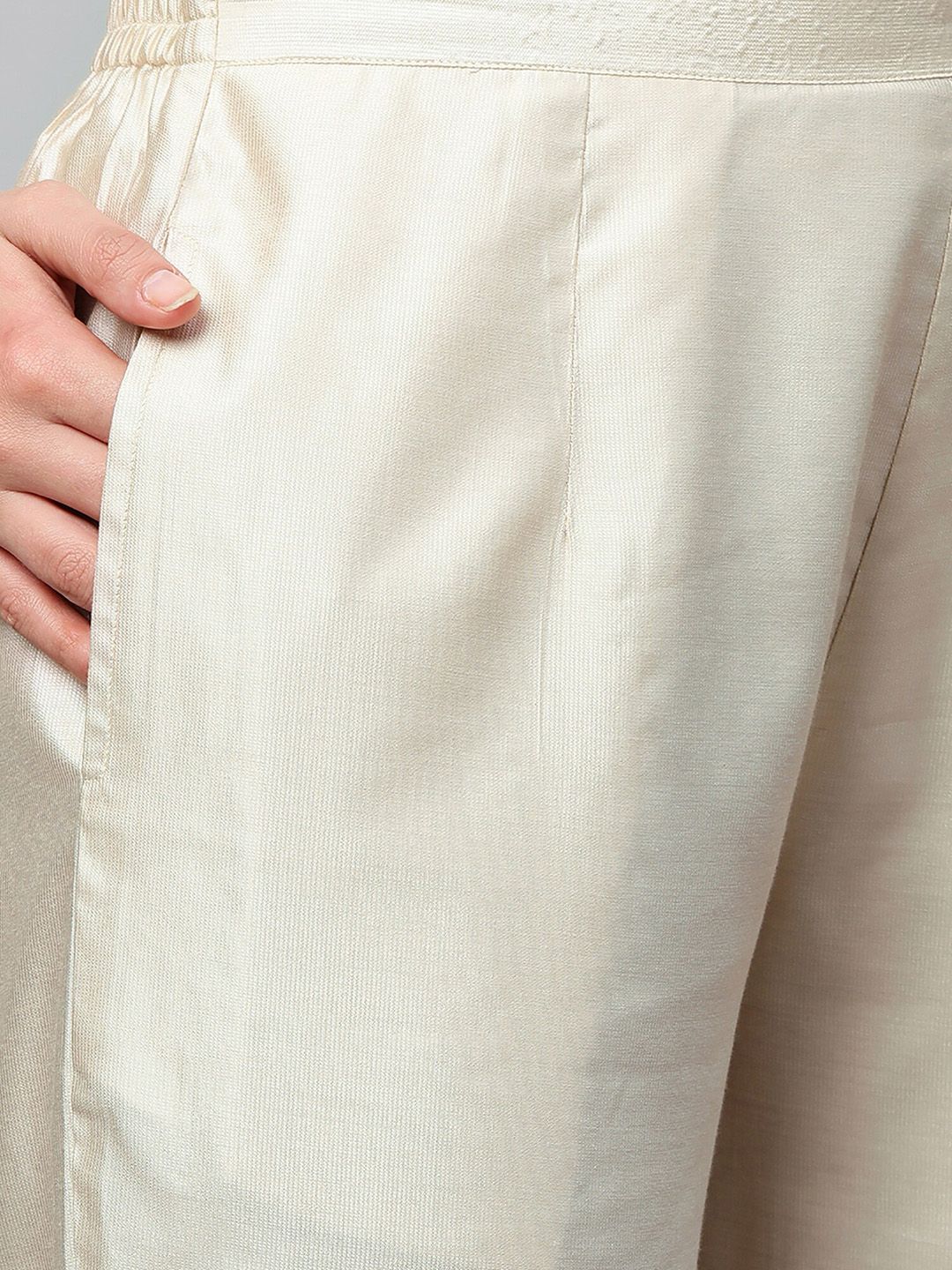 Women Cream-Coloured Floral Yoke Design Regular Thread Work Liva Kurta with Trousers & With Dupatta