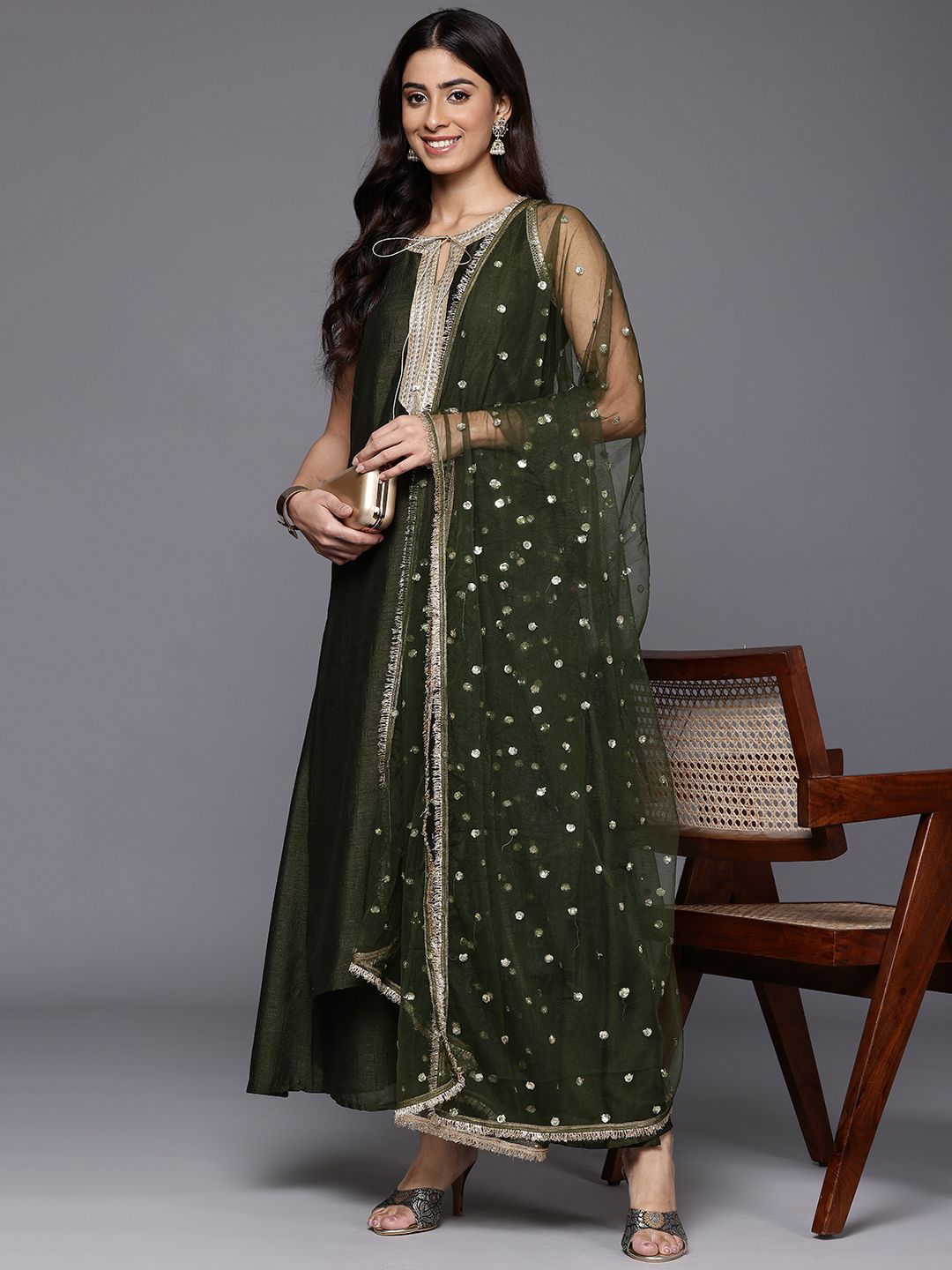 Dhiyona VA Women'sEthnic Motifs Embroidered Sequinned Straight Kurta & Trousers With Dupatta