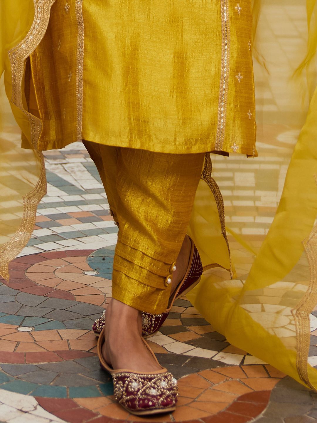 Women Ethnic Motifs Embroidered Regular Kurta with Trousers & With Dupatta