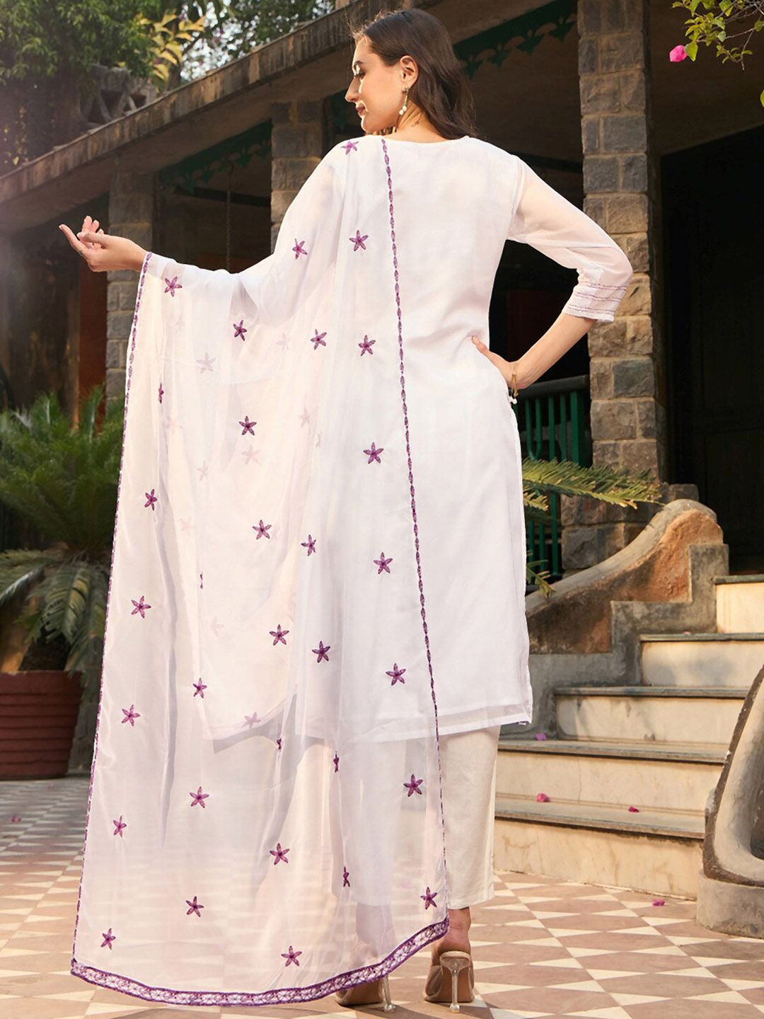 Notch Neck Floral Embroidered Regular Thread Work Straight Kurta Set