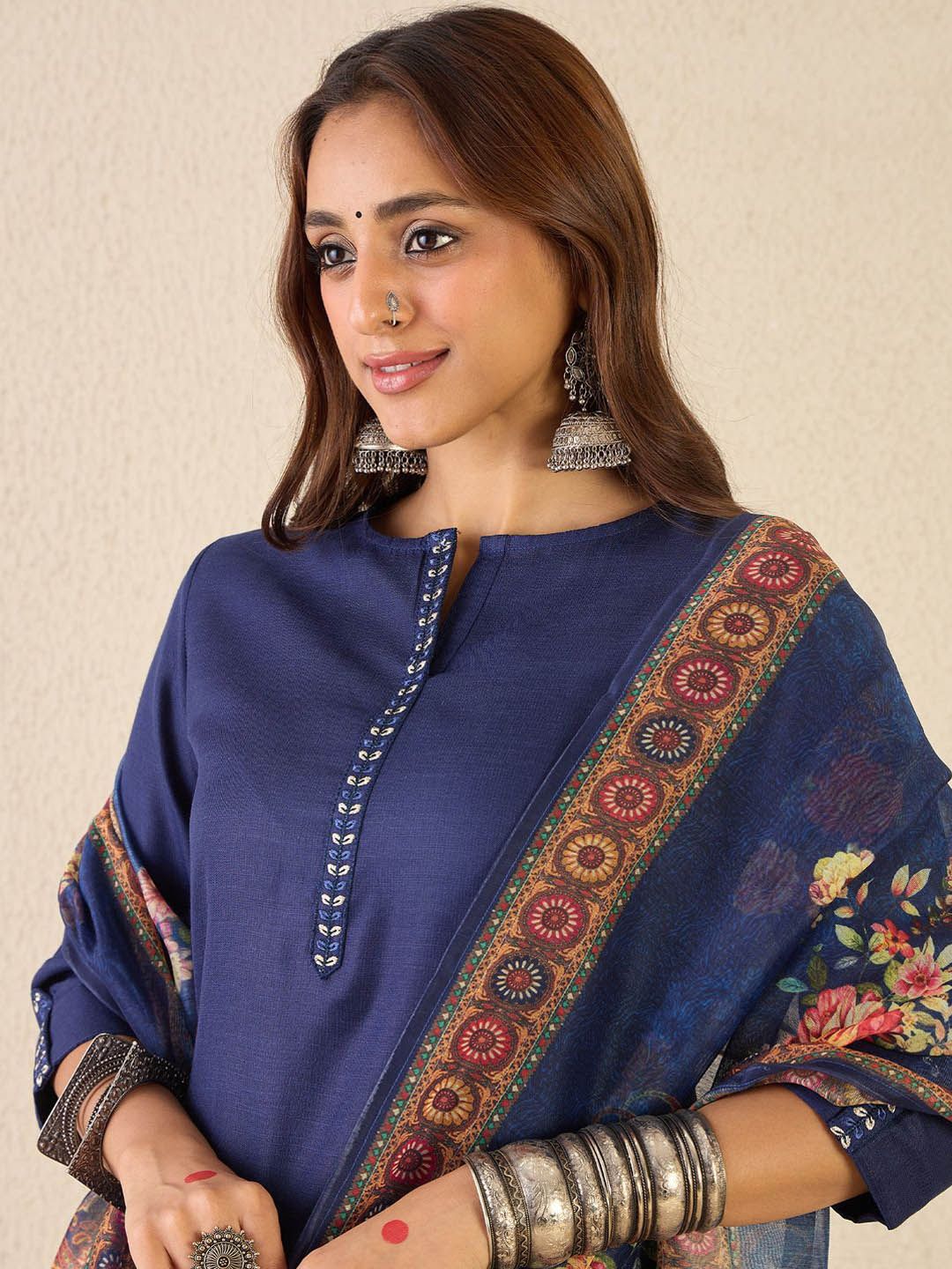 Dhiyona IE Notch Neck Straight Kurta With Trousers & Dupatta