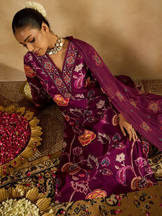 Dhiyona IE Burgundy Floral Printed V-Neck Sequinned Pure Cotton Straight Kurta Set