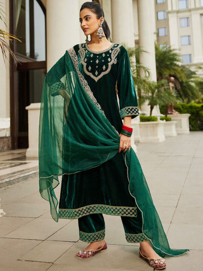 Women Ethnic Motifs Embroidered Regular Velvet Kurta with Trousers & With Dupatta