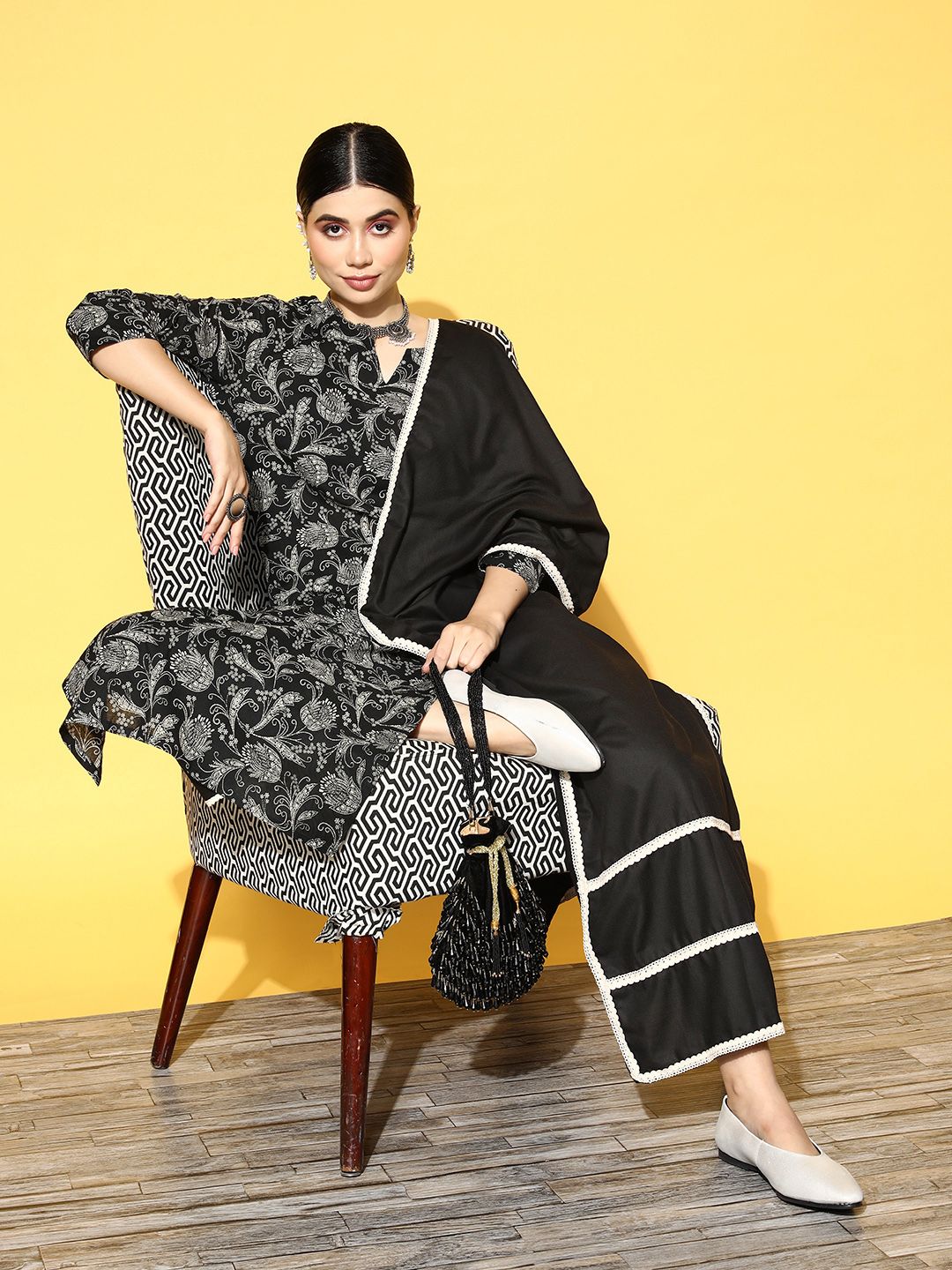 Dhiyona IE Women Black Ethnic Motifs Printed Kurta with Trousers & With Dupatta