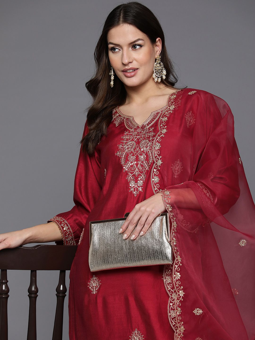 Dhiyona IE Women Floral Embroidered Regular Kurta with Trousers & With Dupatta