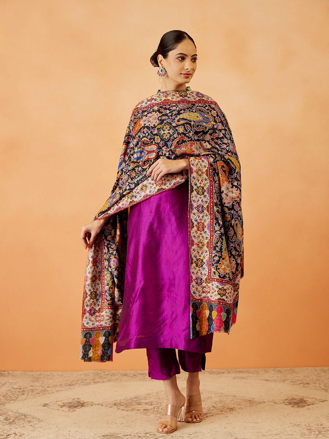 Dhiyona PA Women Floral Embroidered Shawl