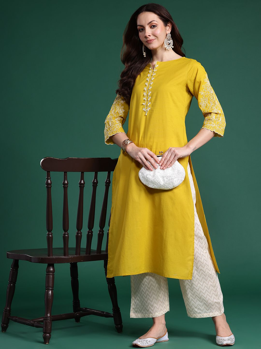 Dhiyona IE Floral Embroidered Kurta