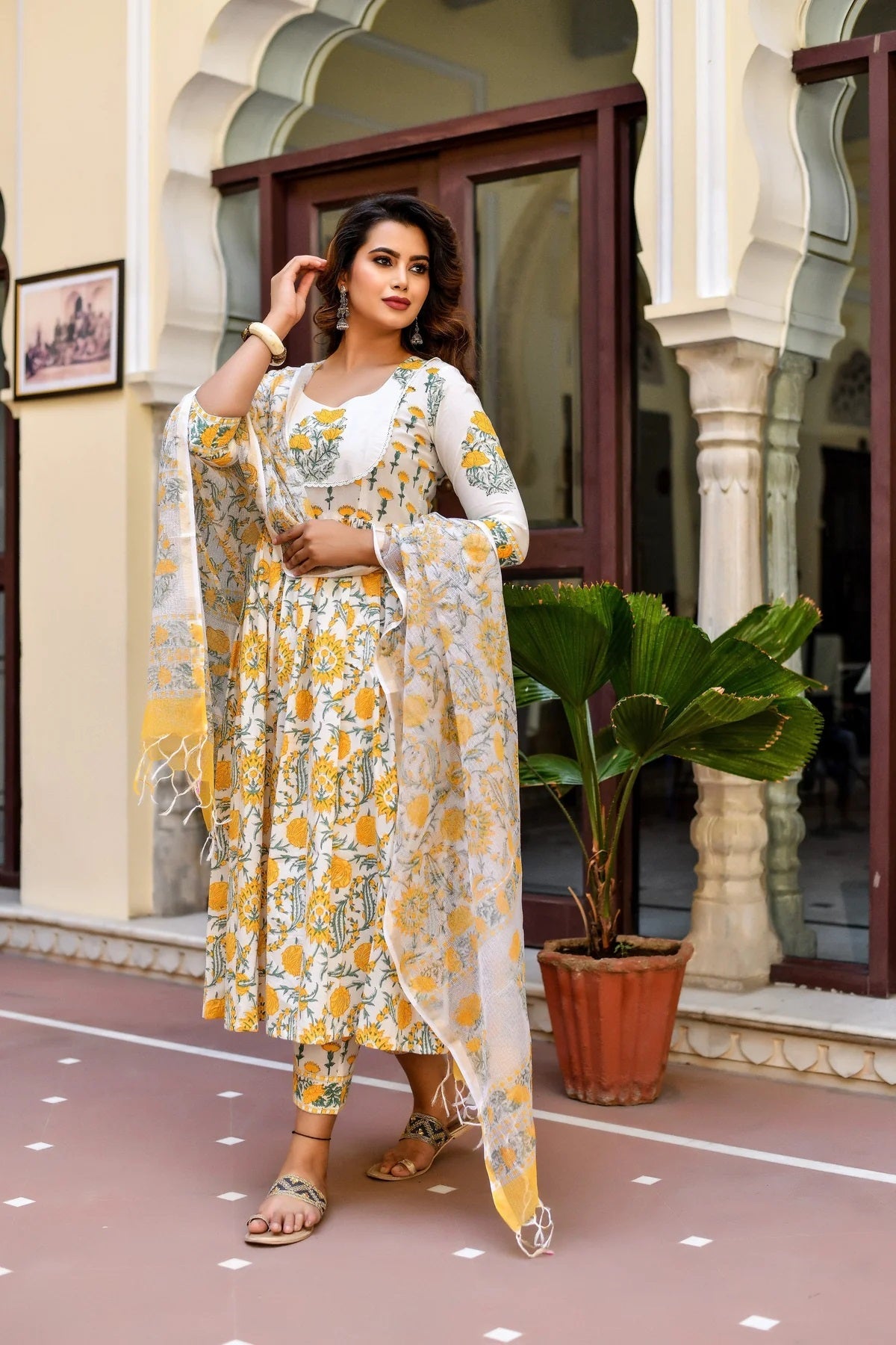 Women Yellow, White Printed, Abstract Viscose Rayon Kurta, Pant And Dupatta Set