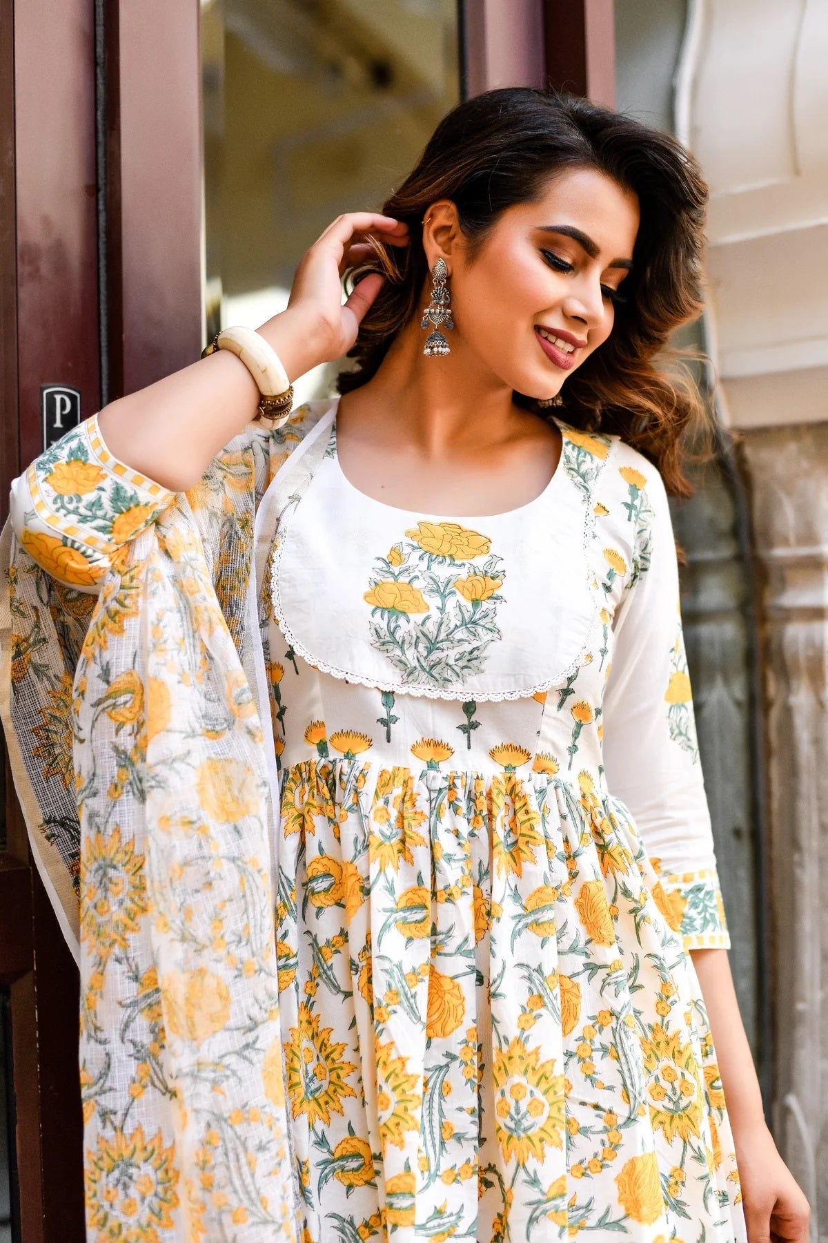 Women Yellow, White Printed, Abstract Viscose Rayon Kurta, Pant And Dupatta Set