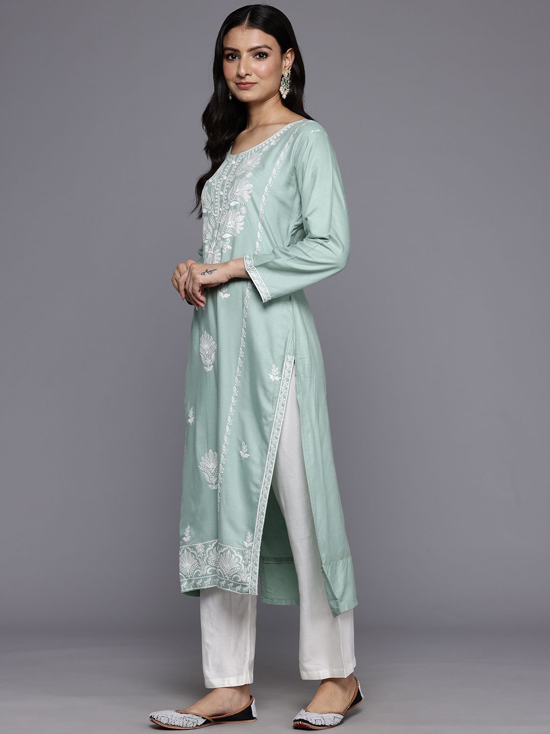 Dhiyona VA Women'sFloral Embroidered Panelled Thread Work Kurta With Trousers & Dupatta