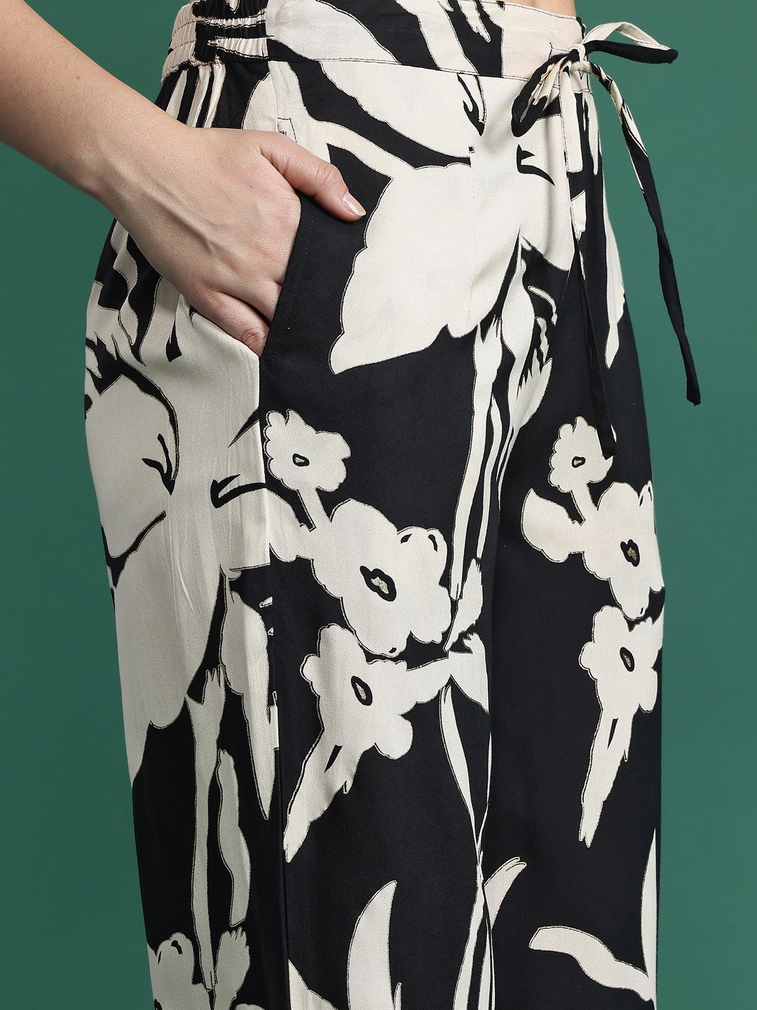 Dhiyona IE Floral Printed Regular Sequinned Kurta with Trousers