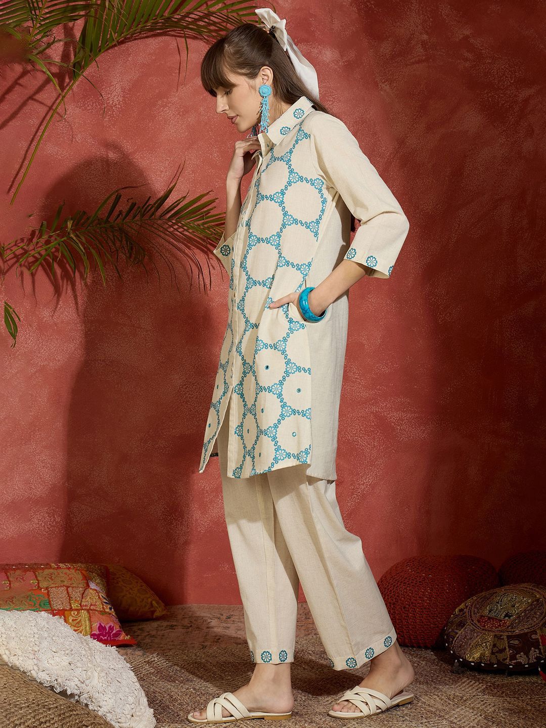 Dhiyona IE Floral Screen Printed Shirt Collar Straight Kurta With Trousers
