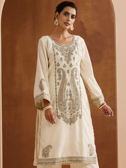 Dhiyona IS Women's Women Floral Embroidered Regular Thread Work Velvet Kurta with Trousers