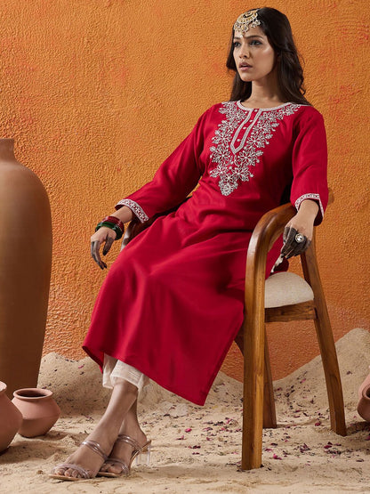 Dhiyona IE Floral Embroidered Thread Work Straight Kurta