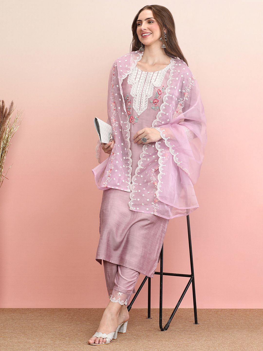 Floral Embroidered Round Neck Thread Work Straight Kurta with Trousers & Dupatta