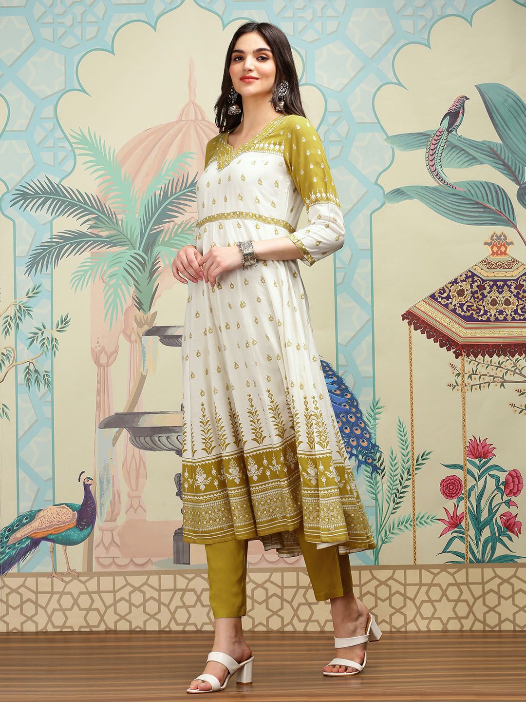 Dhiyona IS Women's Floral Printed Notch Neck Anarkali Kurta with Trousers