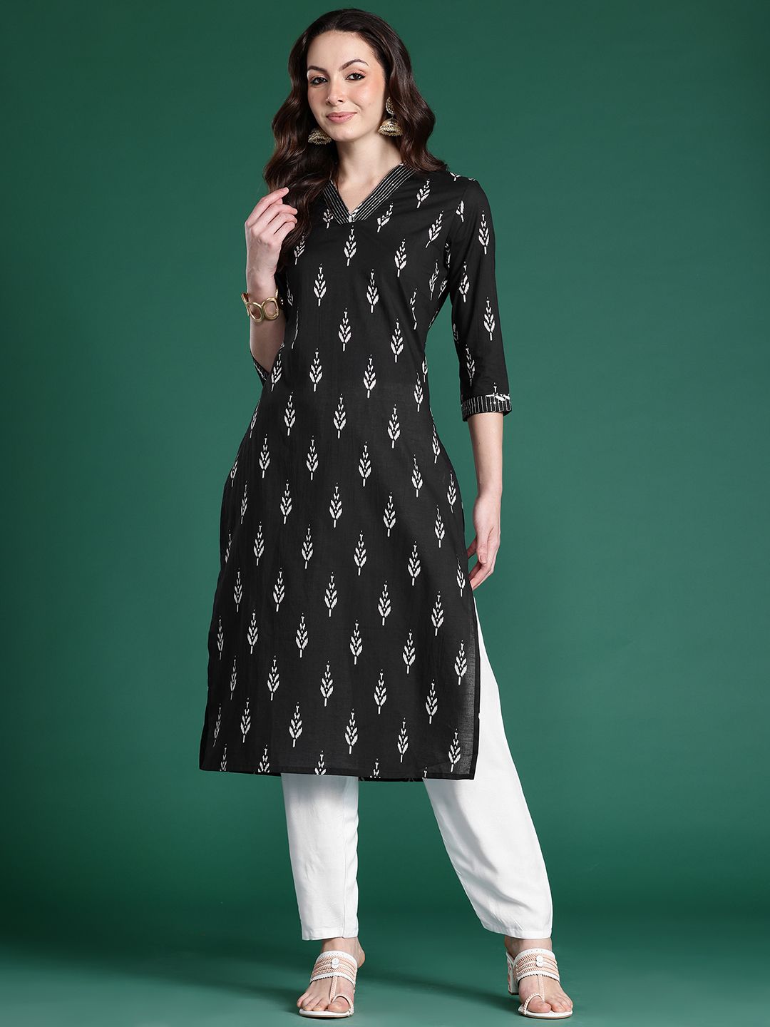Dhiyona IE Ethnic Motifs Printed Pure Cotton Thread Work Kurta