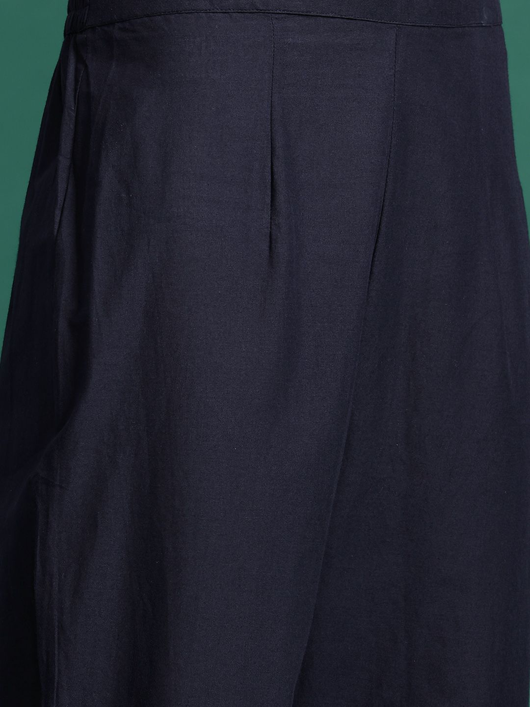 Paisley Printed Thread Work Pure Cotton Kurta With Trousers & Dupatta