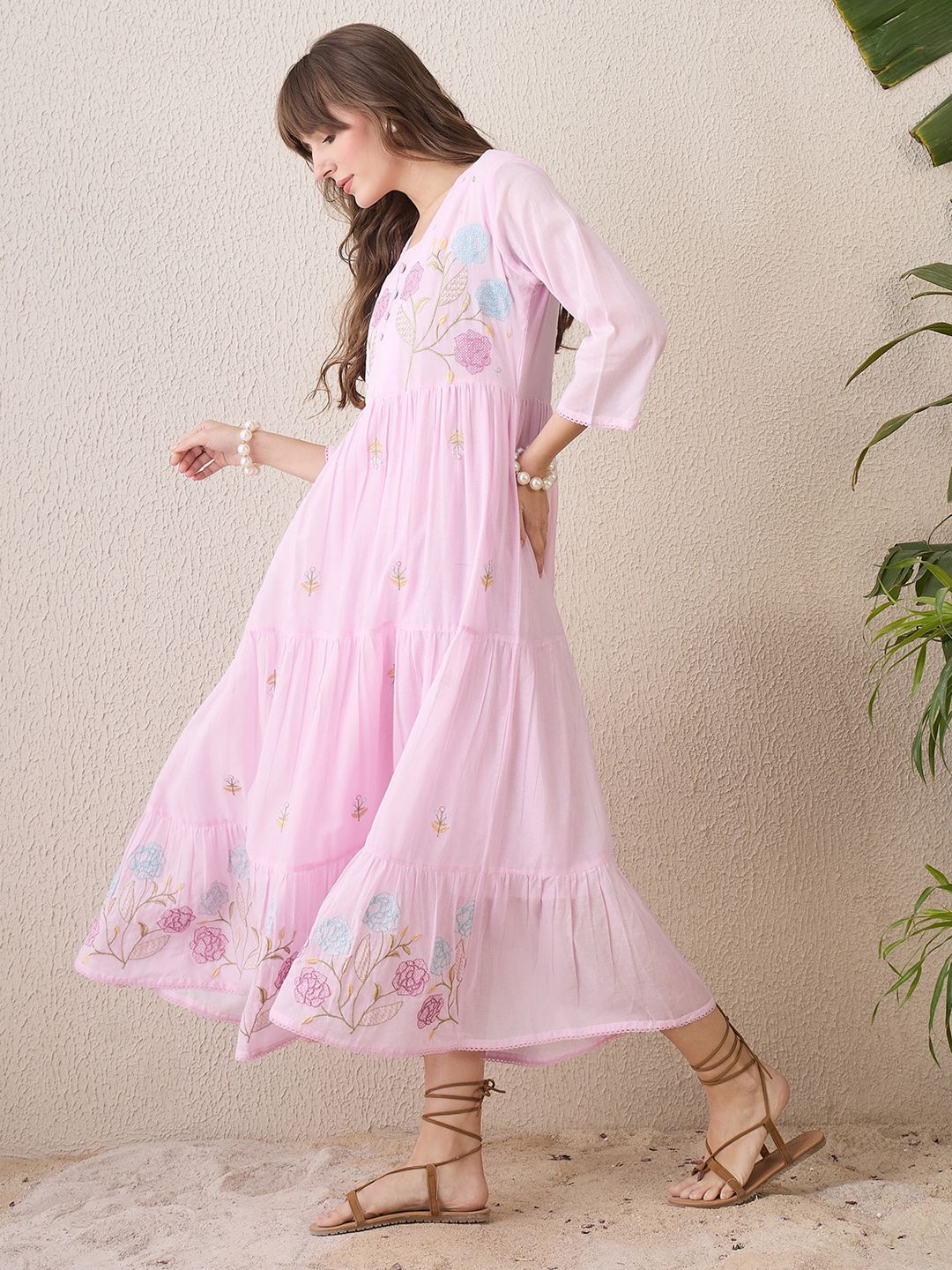 Dhiyona IE Women Floral Embroidered Thread Work Floral Anarkali Kurta