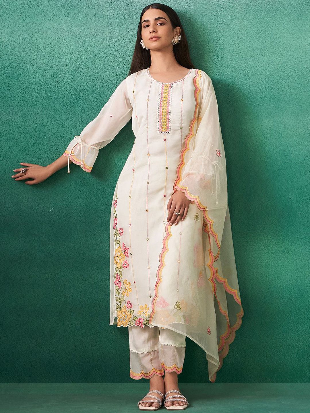 Women Floral Embroidered Regular Mirror Work Kurta with Trousers & Dupatta