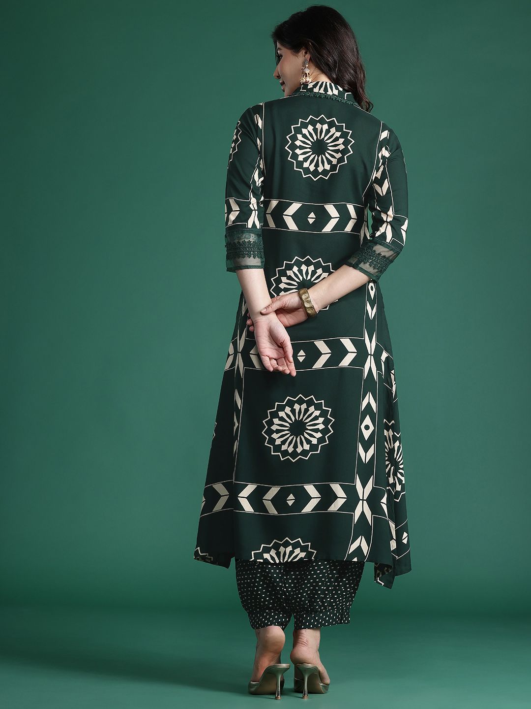 Dhiyona IE Floral Printed Sequinned Kurta with Trousers
